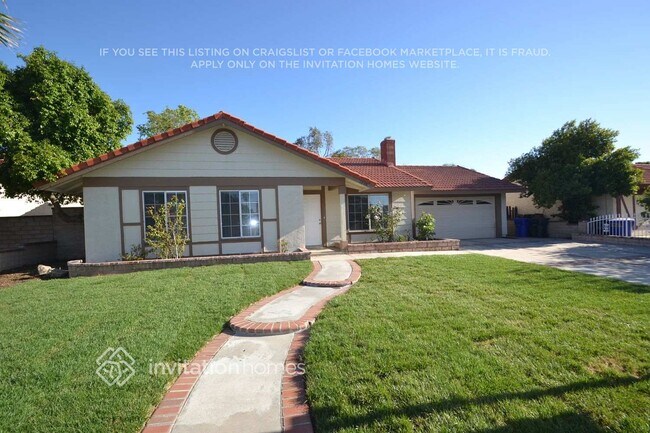1238 W Hawthorne St in Bloomington, CA - Building Photo - Building Photo