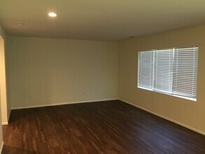 6640 Sarazen St SE in Lacey, WA - Building Photo - Building Photo