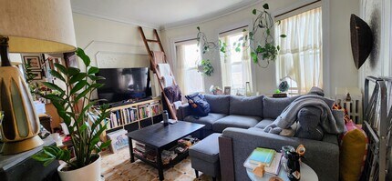 1925 W Belle Plaine Ave in Chicago, IL - Building Photo - Building Photo