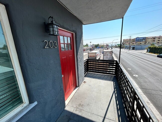 1109 Stewart Ave in Las Vegas, NV - Building Photo - Building Photo