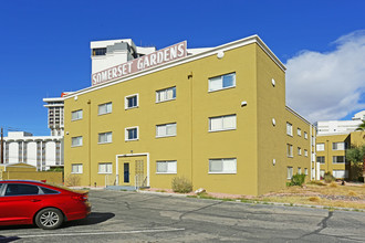 Somerset Gardens in Las Vegas, NV - Building Photo - Building Photo