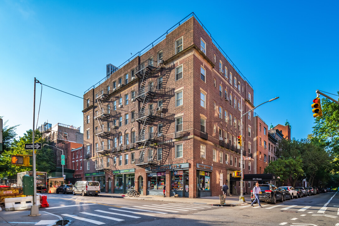 Plymouth House in Brooklyn, NY - Foto de edificio