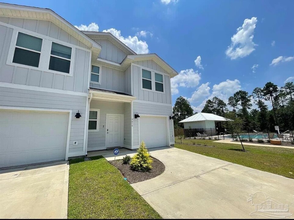 9468 Nature Crk Ln in Bellview, FL - Building Photo