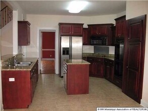 8323 Westbrook Dr in Olive Branch, MS - Building Photo - Building Photo