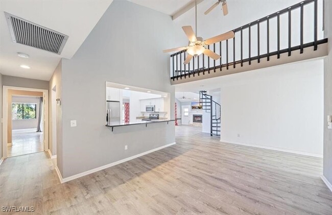 28417 Highgate Dr in Bonita Springs, FL - Foto de edificio - Building Photo