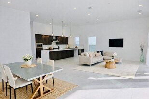 3402 Ambassador Dr in Palm Springs, CA - Building Photo