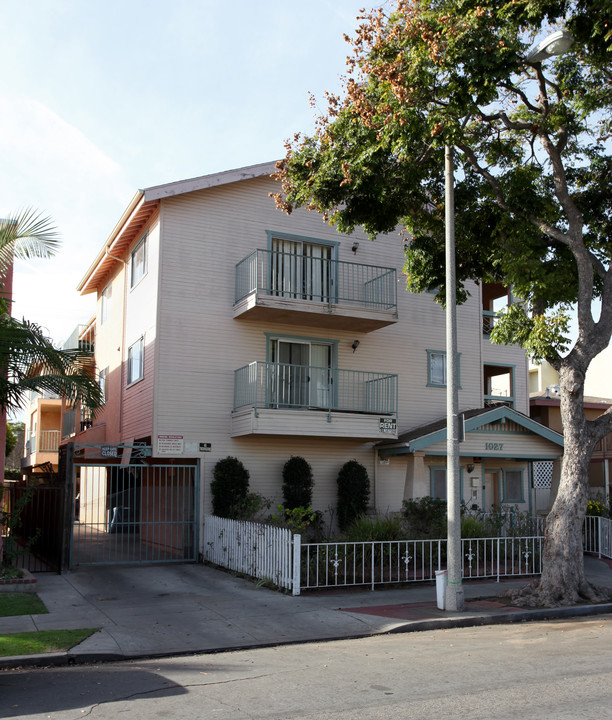 1027 Orizaba in Long Beach, CA - Foto de edificio