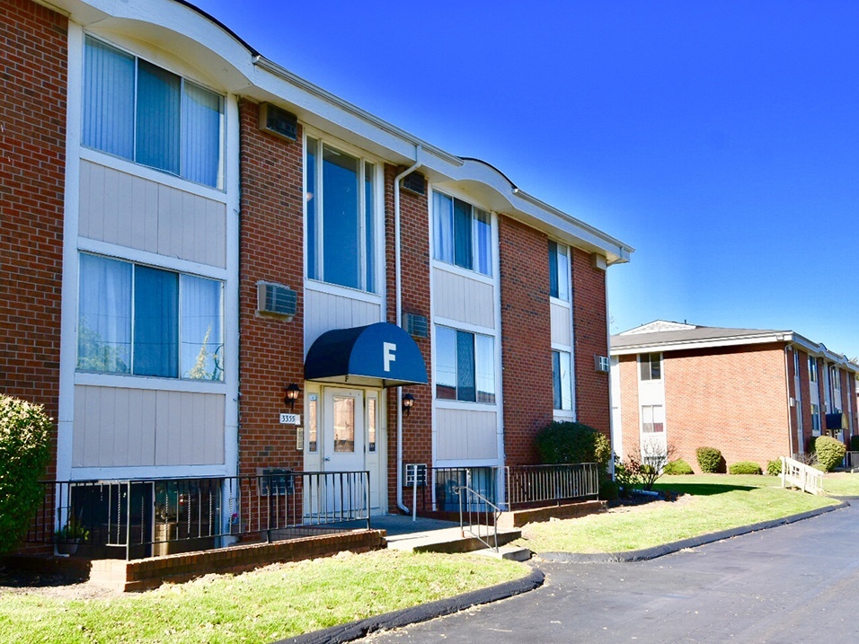 Abbey Run in Toledo, OH - Building Photo