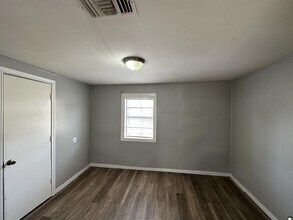 3815 Pine St in Texarkana, TX - Building Photo - Building Photo