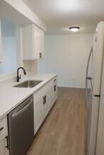 Heritage Woods Apartments in Redmond, WA - Foto de edificio - Building Photo