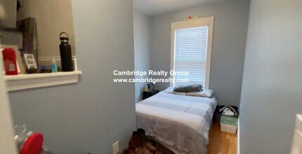 212 Green St, Unit 2T in Cambridge, MA - Building Photo - Building Photo