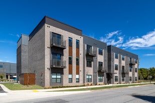 Big Emma Apartments in Springdale, AR - Building Photo