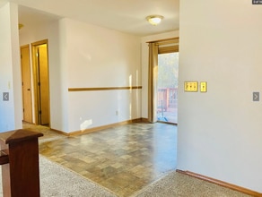 237 Willow Dr in Hartland, WI - Building Photo - Building Photo