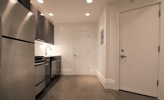 270 Newbury St in Boston, MA - Building Photo - Building Photo