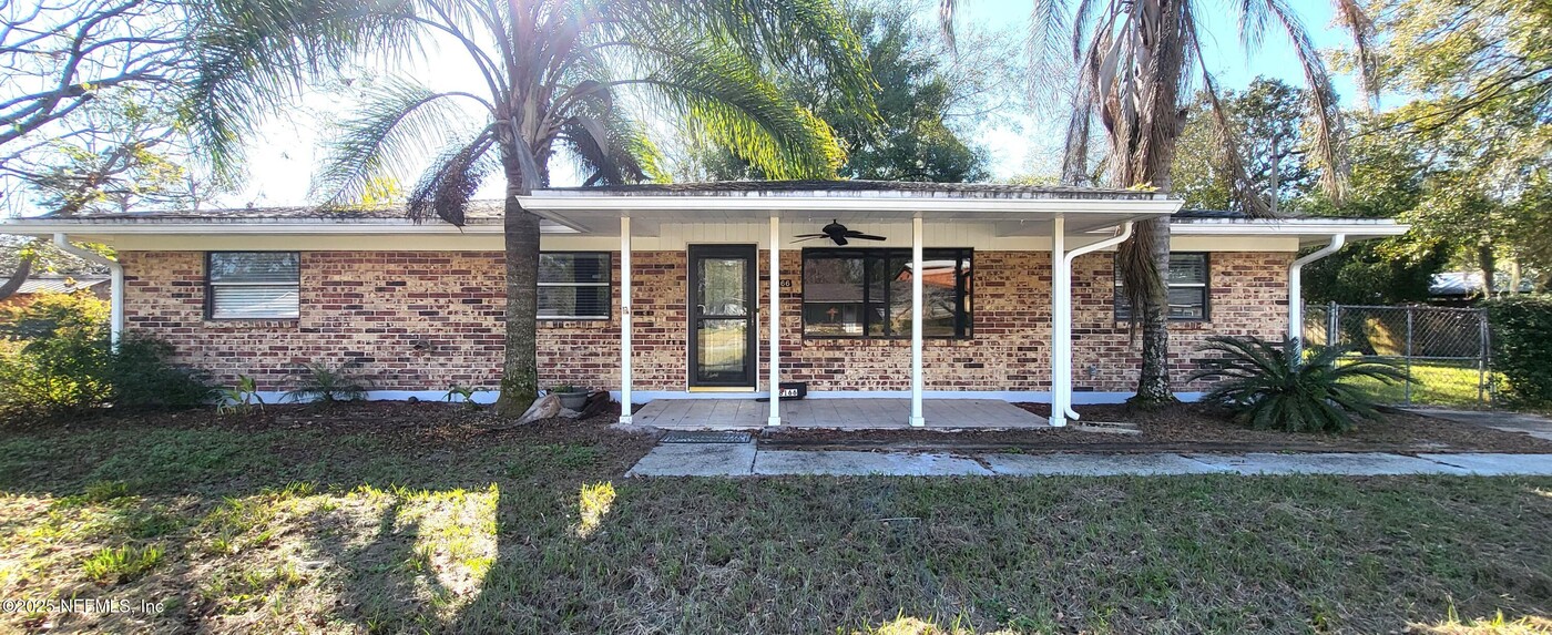 8166 Paschal St in Jacksonville, FL - Building Photo