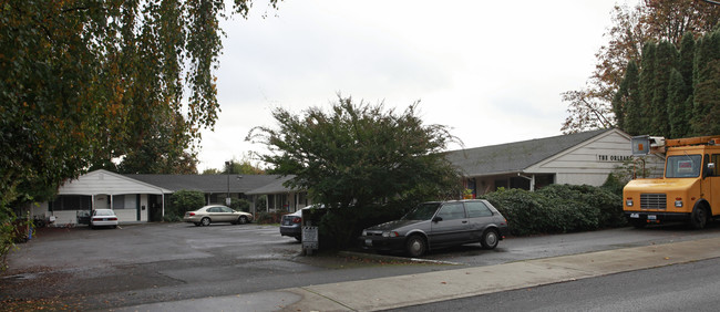 The Orleans in Milwaukie, OR - Foto de edificio - Building Photo