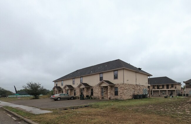 2006 Graham Ave in Mission, TX - Foto de edificio - Building Photo