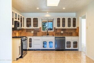 3102 Hillsdale St in Las Cruces, NM - Building Photo - Building Photo