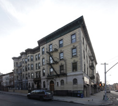 490A Jefferson Ave in Brooklyn, NY - Foto de edificio - Building Photo
