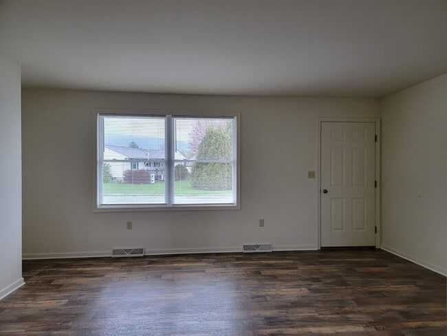 3 Abbey Ln in Newmanstown, PA - Building Photo - Building Photo