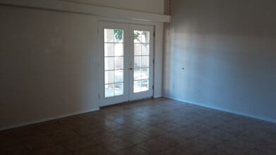 3846 E Nicole Ave in Kingman, AZ - Building Photo - Building Photo