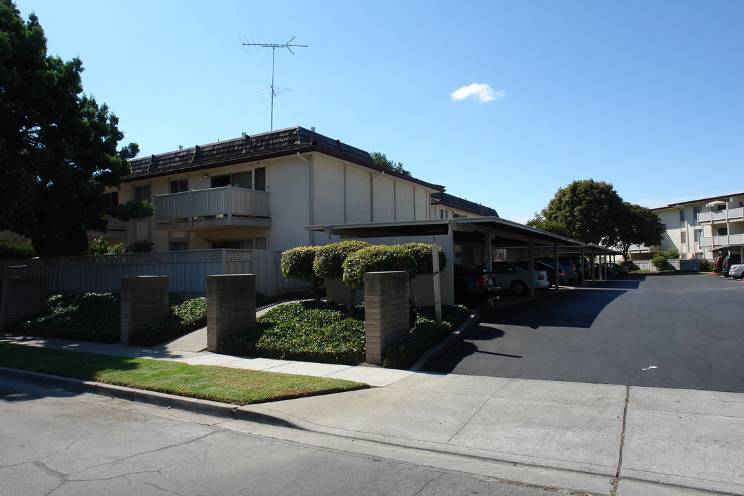 Parkmont Gardens in Fremont, CA - Building Photo