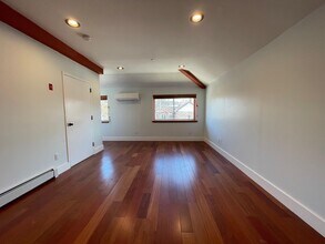 53-62 61st St in Queens, NY - Building Photo - Building Photo