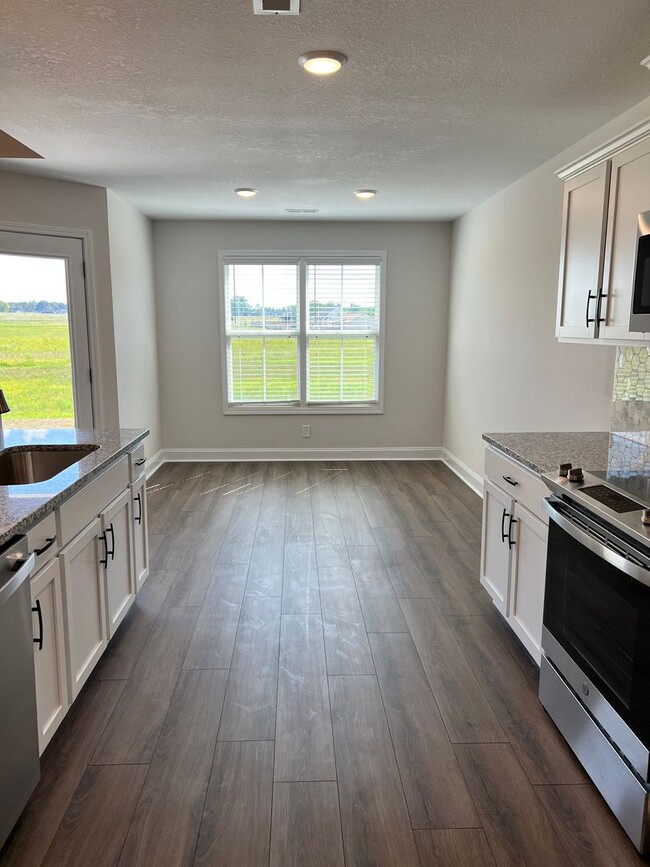 1014 Cherry Acrs Dr in Clarksville, TN - Building Photo - Building Photo