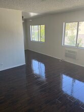 15116 Studebaker Rd, Unit 7 in Norwalk, CA - Foto de edificio - Building Photo