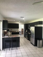 10251 SW 108th St in Miami, FL - Building Photo - Building Photo