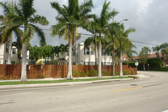 3701-3705 S Olive Ave in West Palm Beach, FL - Building Photo - Building Photo