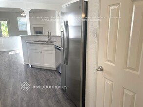 411 Drake Ln in League City, TX - Building Photo - Building Photo