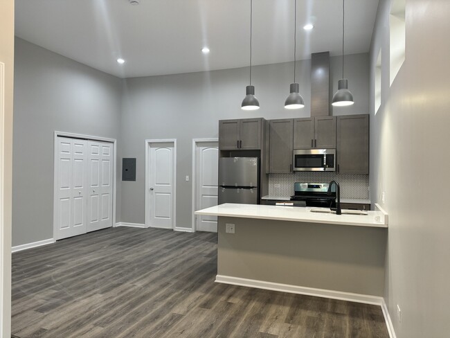 2361 S Whipple St in Chicago, IL - Building Photo - Building Photo
