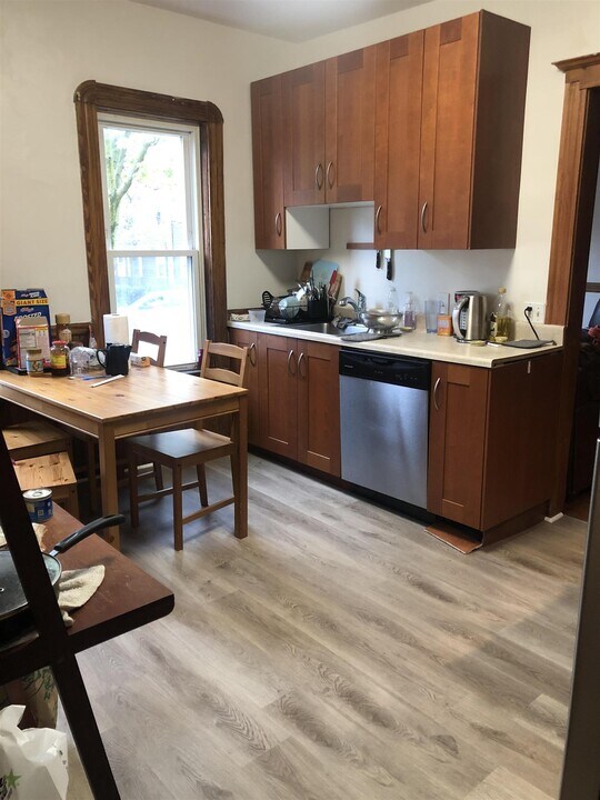 151 Elm St, Unit 1 in Somerville, MA - Building Photo