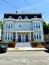 25 Florence St, Unit 1 in Somerville, MA - Foto de edificio - Building Photo