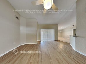 819 Reflections Loop E in Winter Haven, FL - Foto de edificio - Building Photo