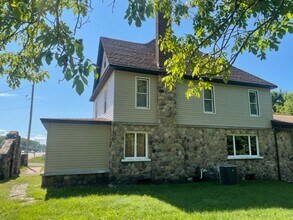 4806 W Ridge Rd, Unit House in Erie, PA - Building Photo - Building Photo