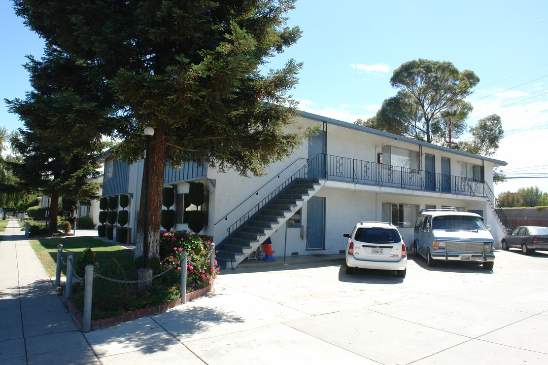 812 Deland Ave in San Jose, CA - Foto de edificio