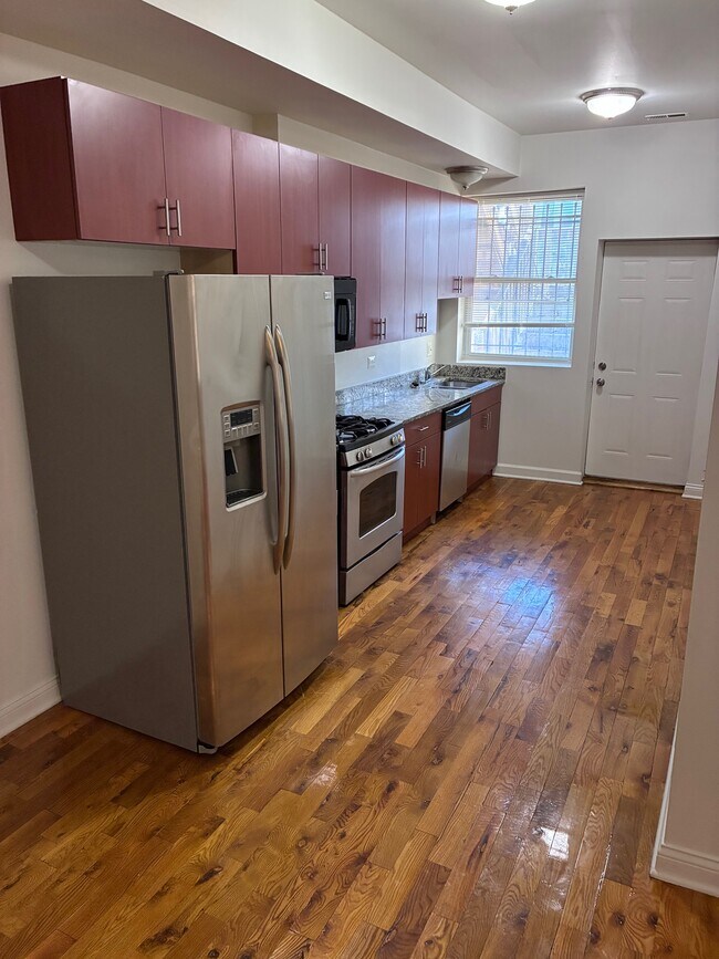 6812 S Normal Blvd in Chicago, IL - Building Photo - Building Photo