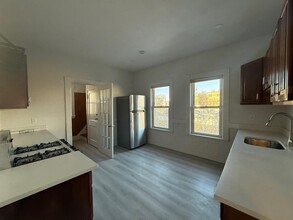 16 Stanford Ter, Unit 2 in Somerville, MA - Building Photo - Building Photo