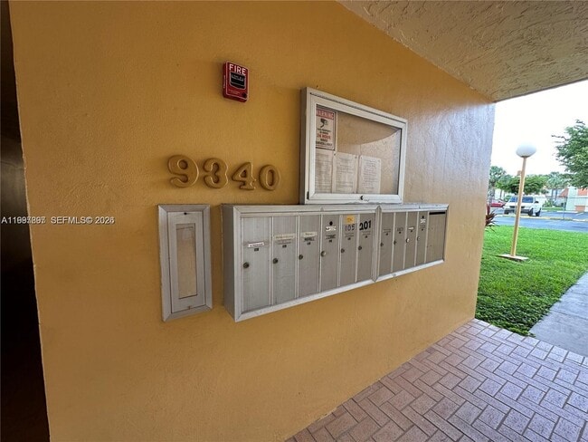 9340 W Flagler St in Miami, FL - Building Photo - Building Photo
