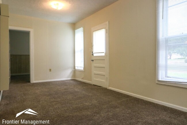 728 Rannells Rd in Manhattan, KS - Building Photo - Building Photo