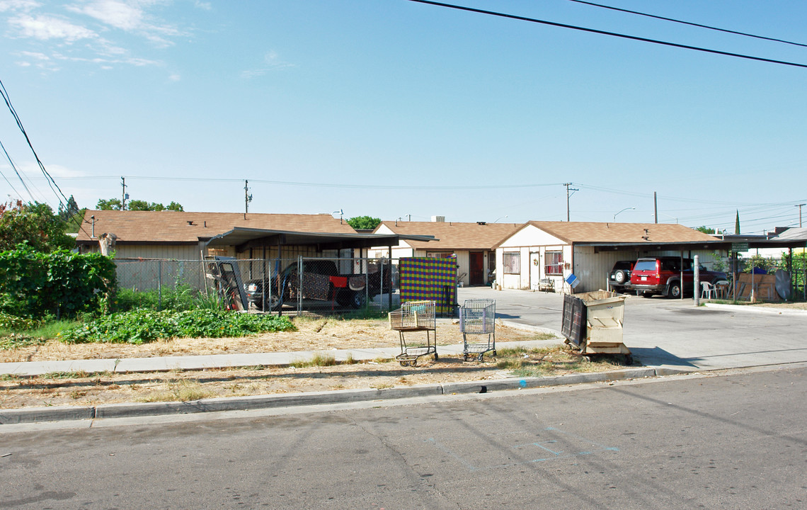 4516-4520 E White Ave in Fresno, CA - Building Photo