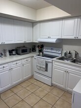 11 Madrid Ln in Davie, FL - Foto de edificio - Building Photo