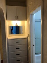 945 Hilgard Ave, Unit 205 in Los Angeles, CA - Building Photo - Building Photo