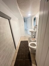 3139 W Pershing Rd, Unit Basement garden in Chicago, IL - Building Photo - Building Photo