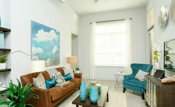 4410 Westheimer Rd in Houston, TX - Building Photo - Building Photo