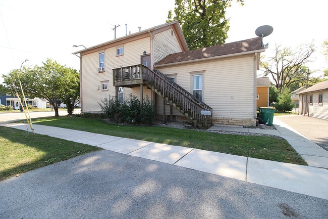 15118 S Rte 59 in Plainfield, IL - Foto de edificio - Building Photo