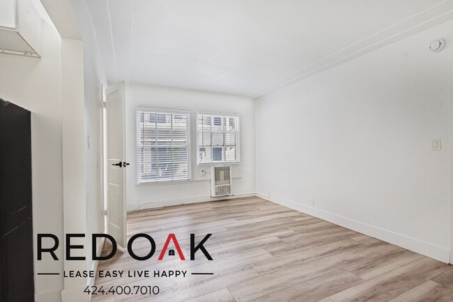 property at 851 S Kenmore Ave