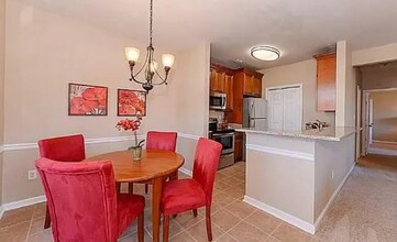 310 Primrose Ln in Chesapeake, VA - Foto de edificio - Building Photo